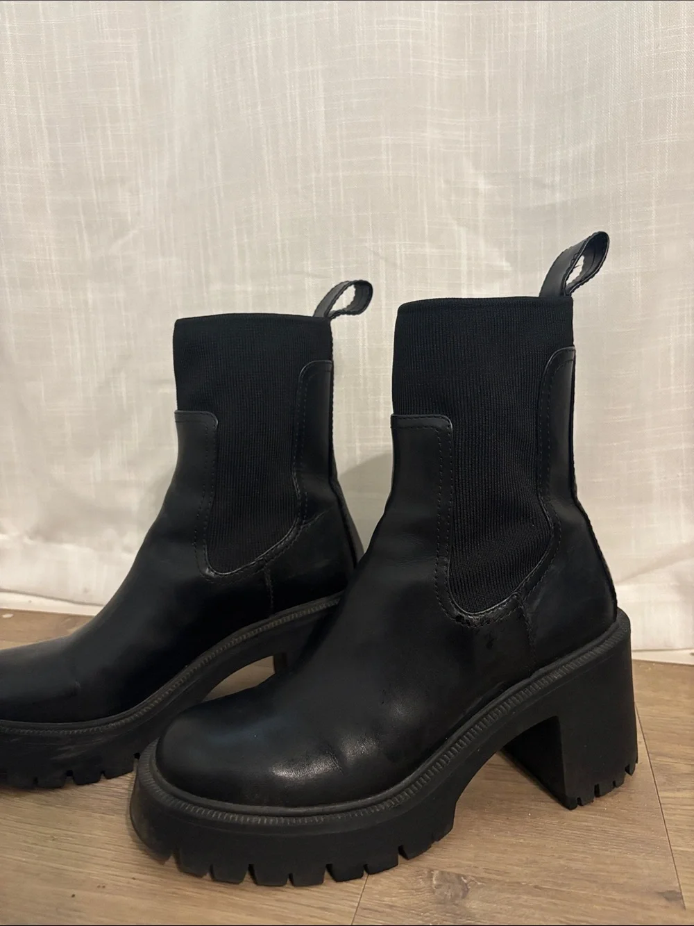 Mango - Black womens Chelsea Boot with Elastic Ankle